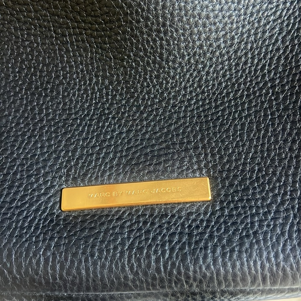 Marc By Marc Jacobs Black and Tan Shoulder Bag - Picture 2 of 9